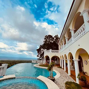 El Castillo Tropical Cabrera